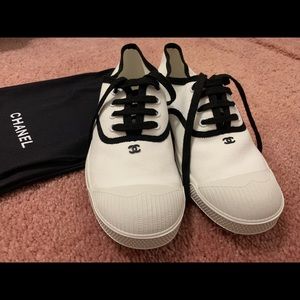 Chanel white sneaker size 38